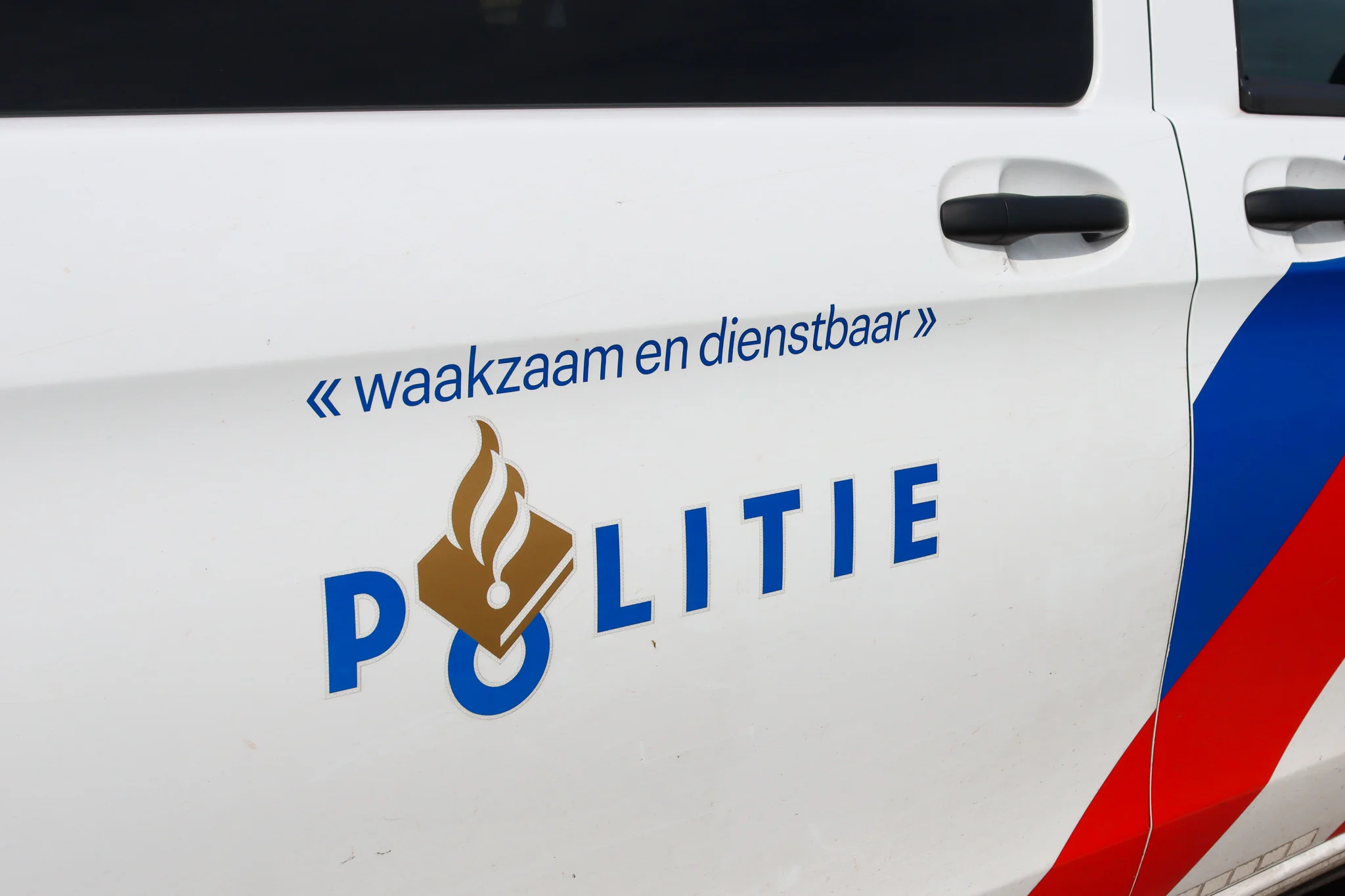 Hoogvlieter (39) aangehouden op verdenking van grootschalige handel in harddrugs en witwassen
