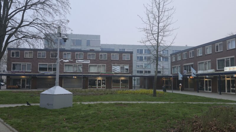 Cameratoezicht politie aan de Lengweg in Hoogvliet