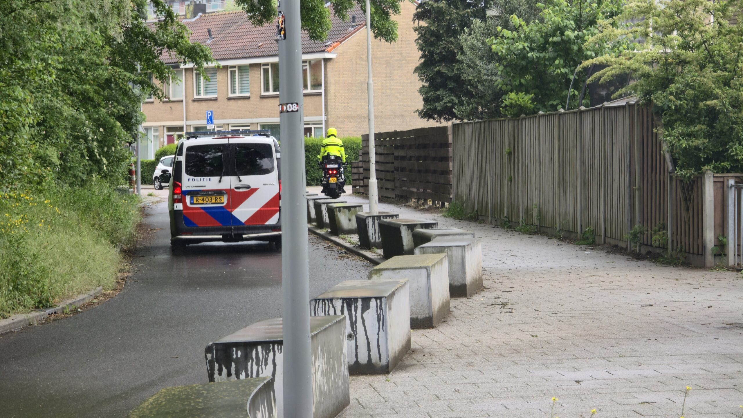 Zoekslag door politie na beroving in Zalmplaat Hoogvliet